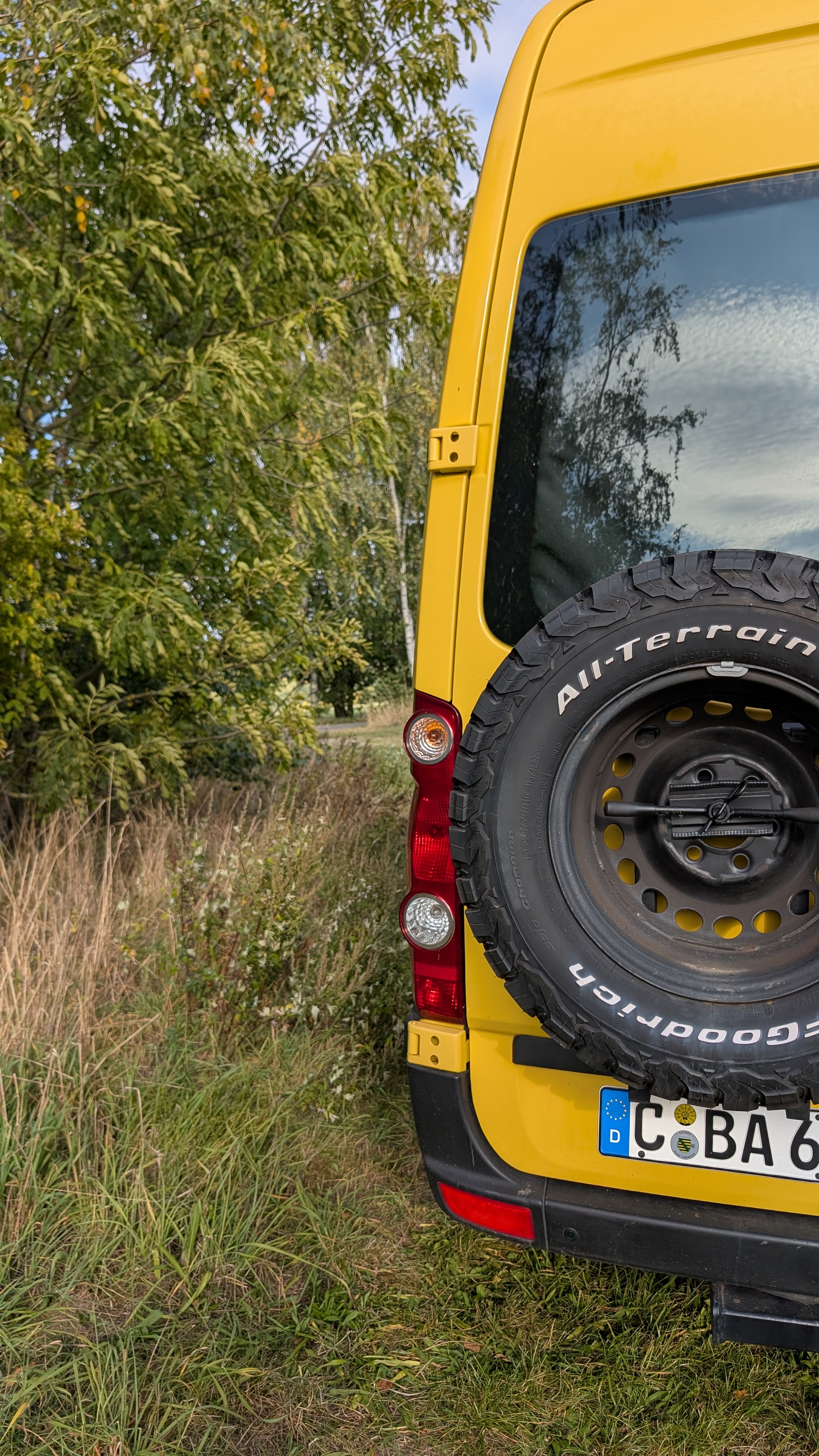 Ersatzreifen am Heck, nordic.stay.camper