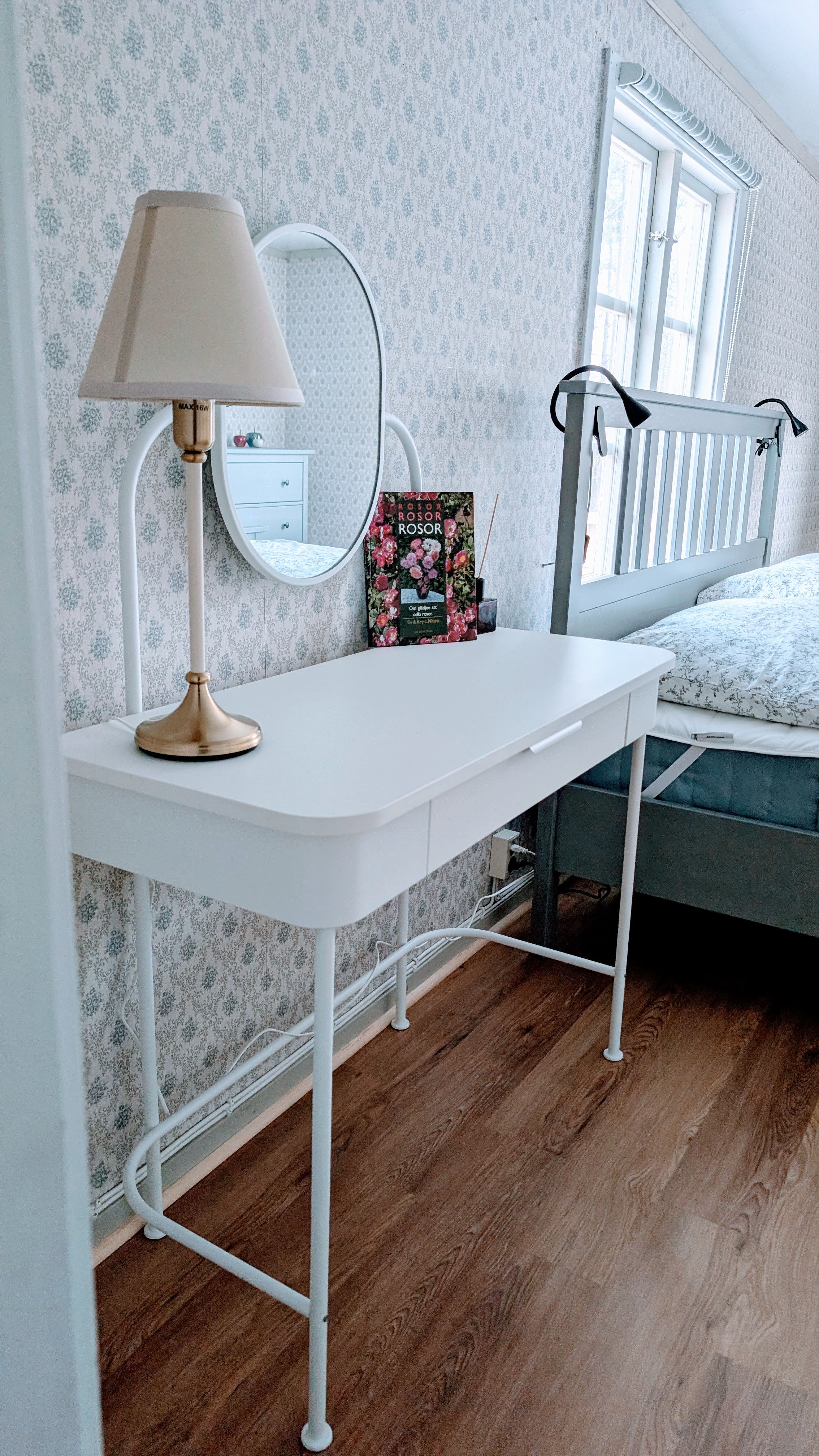 Schlafzimmer mit Frisiertisch Holmsjö 246